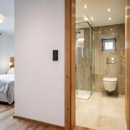 Alpendomizil Ahorn アパート